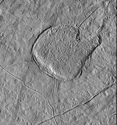 This view of Jupiter's icy moon Europa from NASA's Galileo spacecraft shows a region shaped like a mitten that has a texture similar to the matrix of chaotic terrain, which is seen in images of numerous locations across Europa's surface.