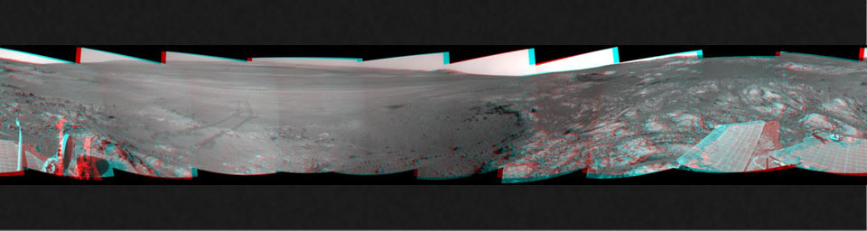 This full-circle, 3-D panorama shows the terrain around the NASA Mars Exploration Rover Opportunity on part of a relatively flat, light-toned outcrop called 'Whitewater Lake.' The basin of Endeavour Crater is in the left half of the image.