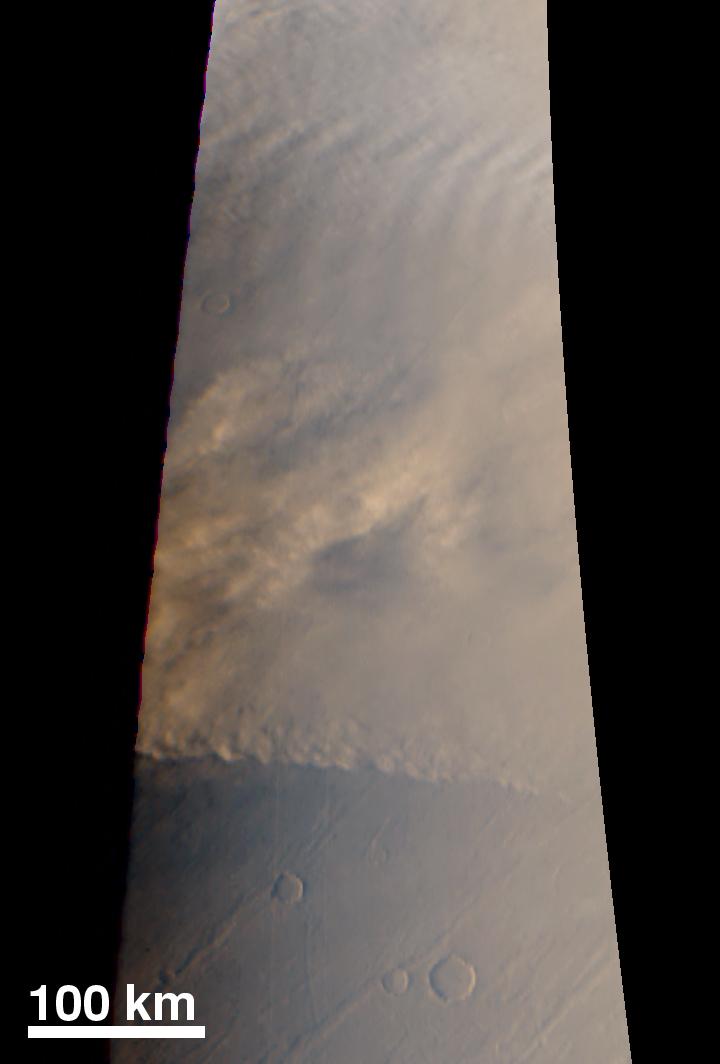 Надвигающаяся пылевая буря на Марсе