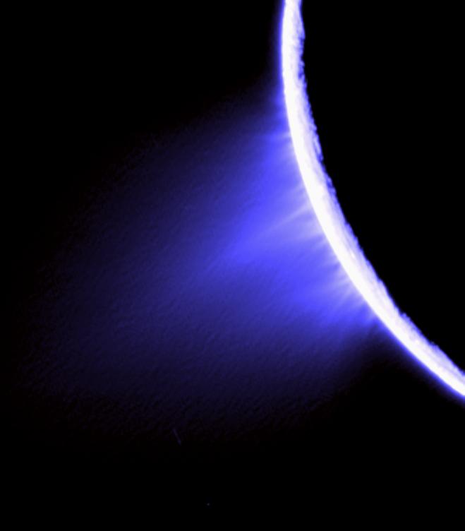 Eis-Geysir im Gegenlicht, Quelle: NASA/JPL/Space Science institute