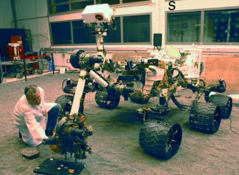A NASA Mars Science Laboratory test rover called the Vehicle System Test Bed, or VSTB, at NASA's Jet Propulsion Laboratory, Pasadena, CA serves as the closest double for Curiosity in evaluations of the mission's hardware and software.