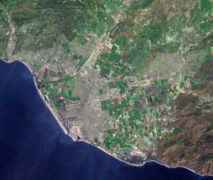 NASA's Terra spacecraft shows Ventura, California has a coastal site, set against hills and flanked by two rivers.