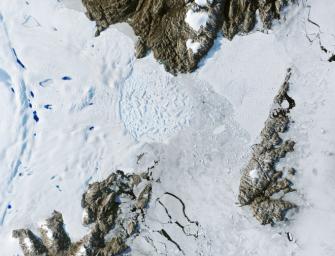 Zachariae Isstrom, a glacier in northeast Greenland, retreated significantly between 1999 and 2022. A recent study found that it lost 176 billion tons (160 billion metric tons) of ice from 1985 to 2022.