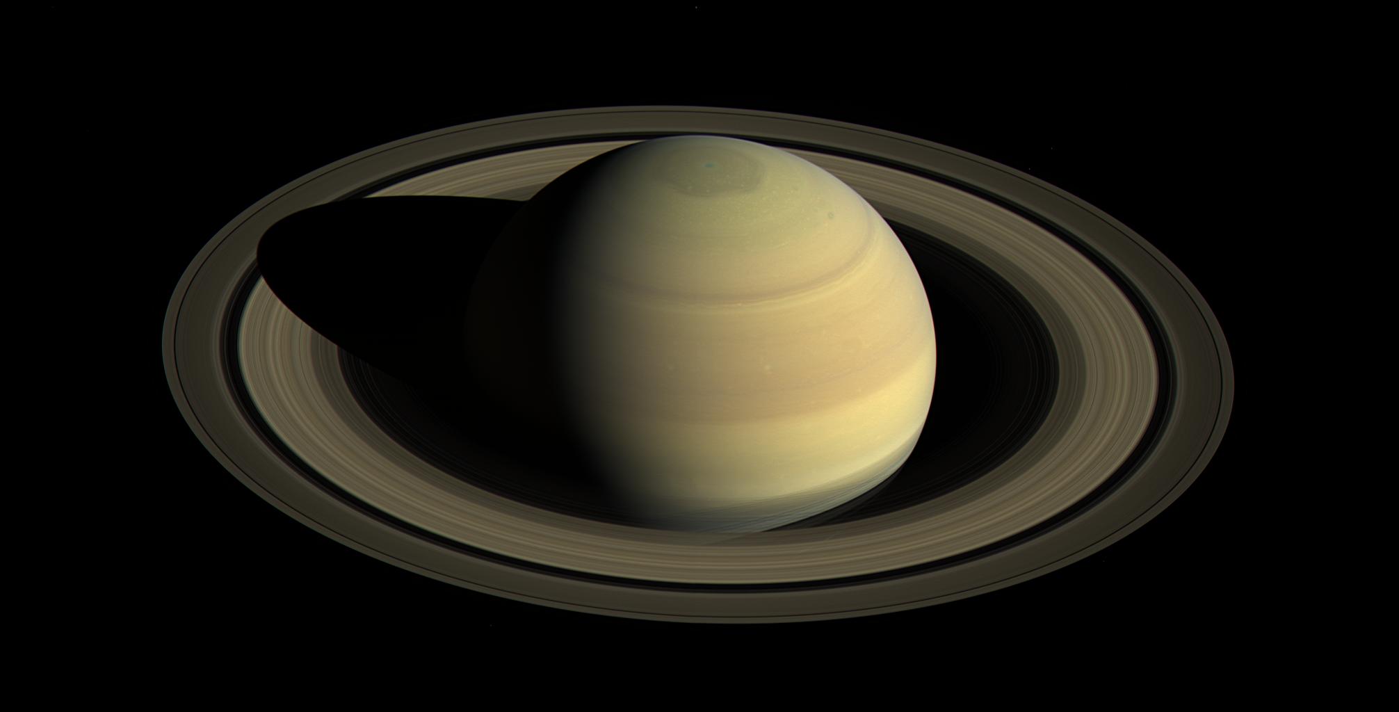 Saturn, s prstenci