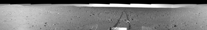 Spirit Tracks on Mars, Sol 151 (Right Eye)