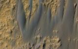 This image, acquired on December 28, 2019 by NASA's Mars Reconnaissance Orbiter, shows a braided texture, typical of dunes that are transitioning into sand sheets.
